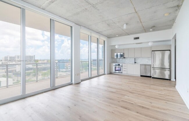 Foto del edificio - 3470 E Coast Ave