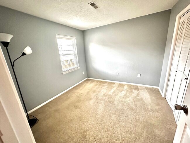 Foto del edificio - 415 Parkdale Dr