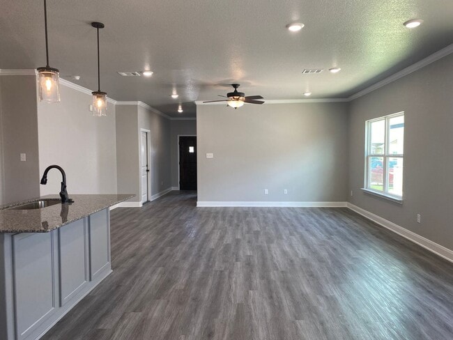 Building Photo - 1615 Black Kettle Trl