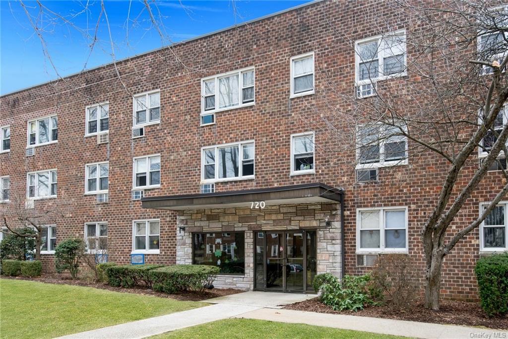 720 Tuckahoe Rd Unit 1K, Yonkers, NY 10710 Room for Rent in Yonkers