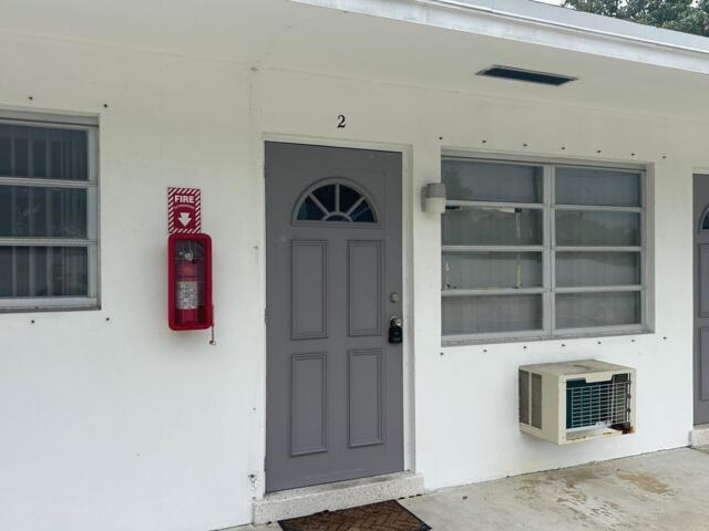 Primary Photo - 932 S B St