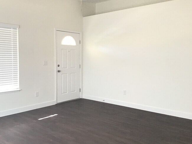 Foto del edificio - 17699 Feather River Court