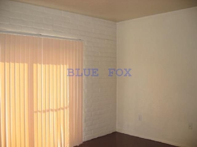 Building Photo - Private ! 3 bed / 2 bath home, Available NOW!