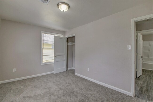 Building Photo - 21 Hiland Pl