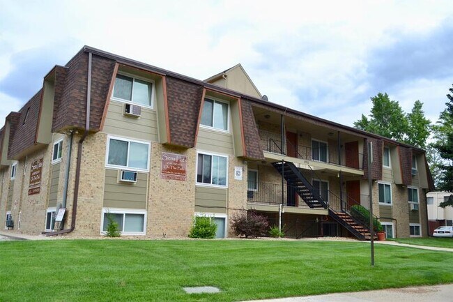Foto del edificio - 2035 Meadow Dr