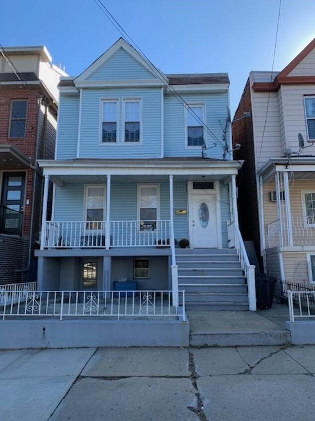 Primary Photo - 84 Nelson Ave