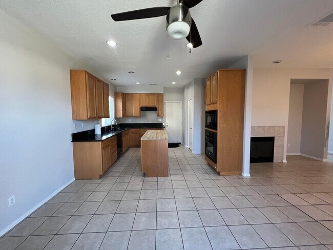 Building Photo - 44342 Blazing Star St