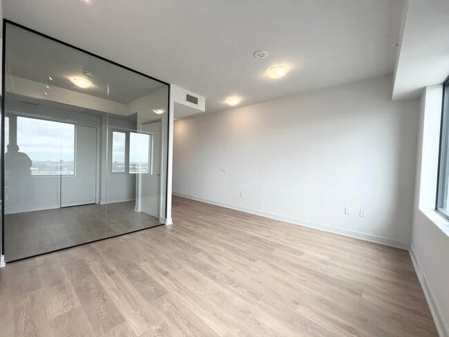 Building Photo - 1 Bed 1 Bath - Apartment