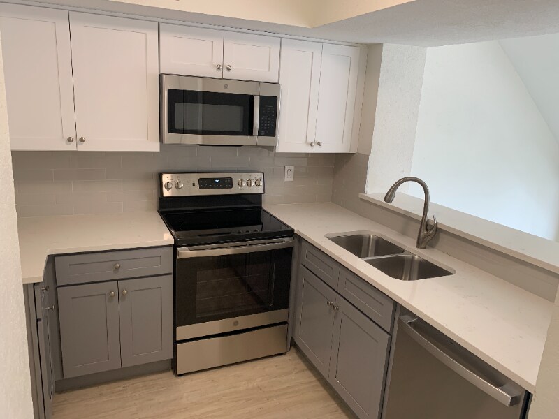 Foto principal - 9823 Walnut St