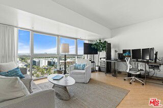 Foto del edificio - 13700 Marina Pointe Dr