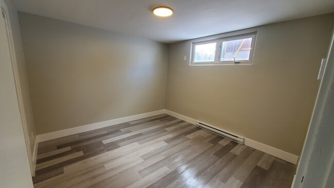 Building Photo - 245 Humphrey St