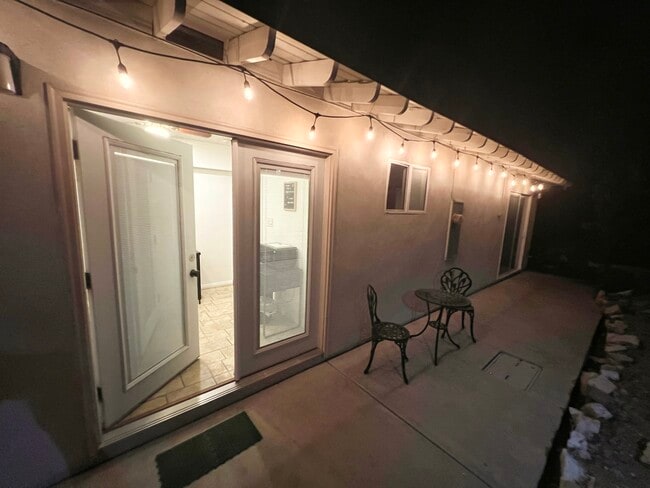 Foto del edificio - 2206 Deepgrove Ave