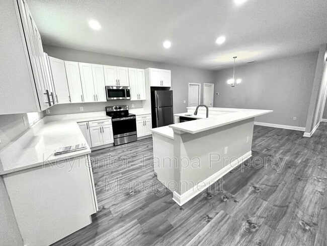 Building Photo - 2126 Camilla Cir