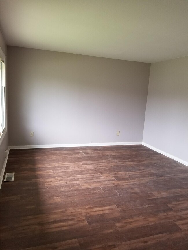 Building Photo - 1672 Burley Dr