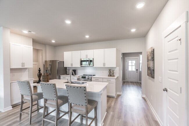 Building Photo - 3112 Lamond Dr