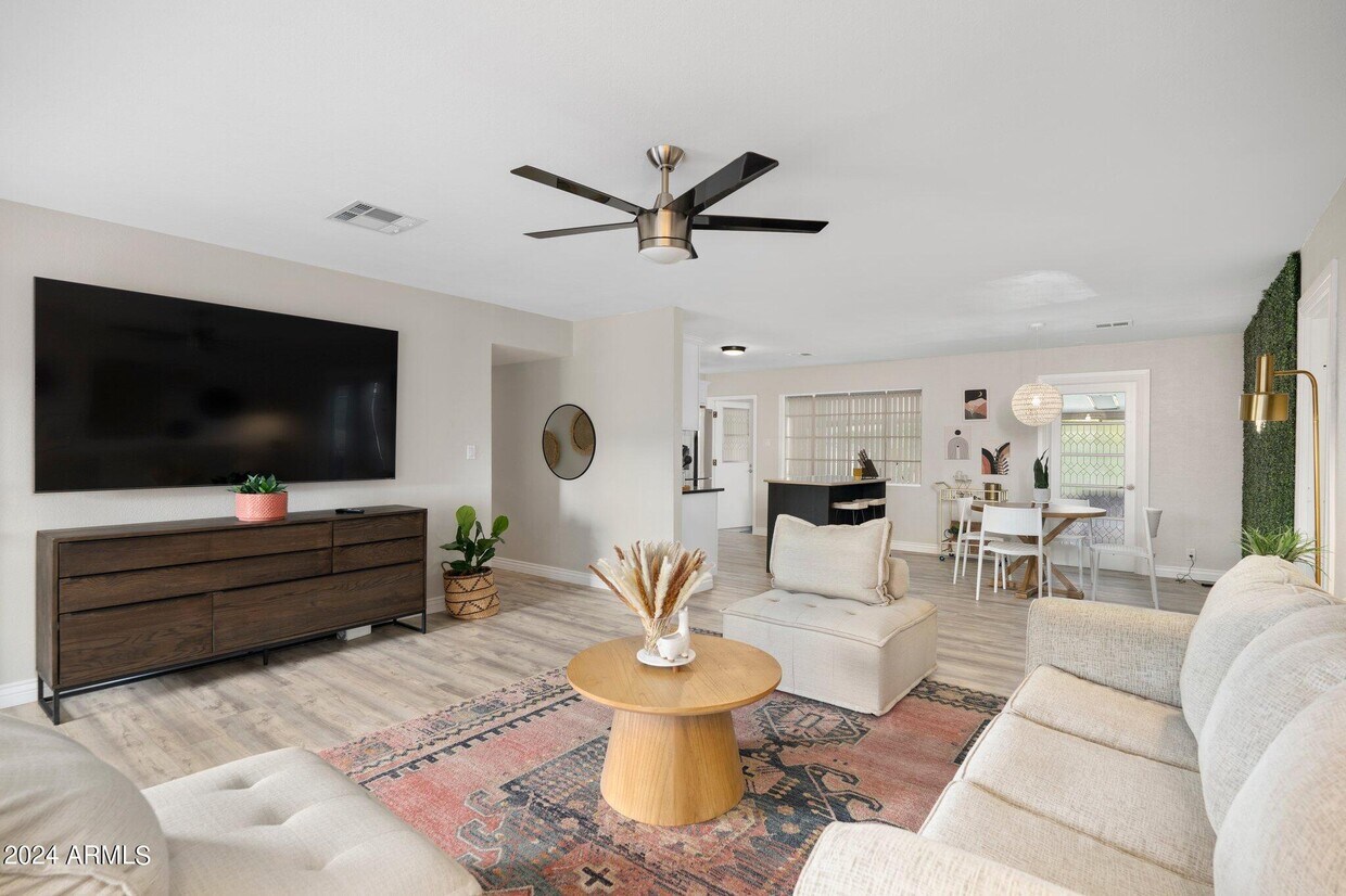 Foto principal - 8143 E Weldon Ave