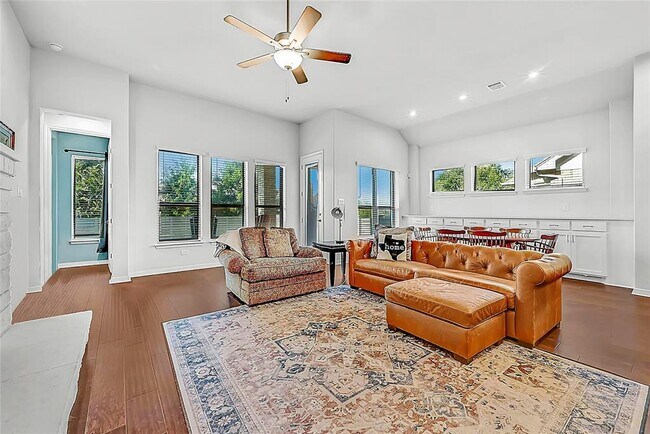 Foto del edificio - 204 Belford St