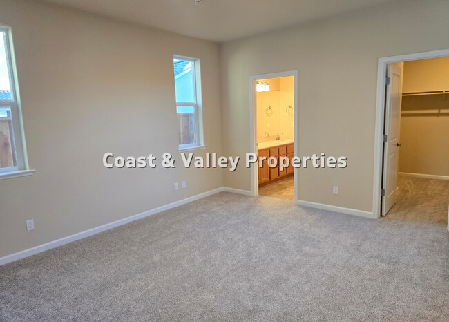 Foto del edificio - King City Home for RENT!!!