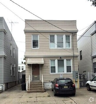 Building Photo - 361 Ege Ave