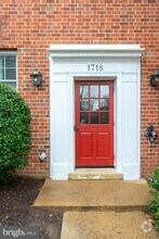 Building Photo - 1718 W Abingdon Dr