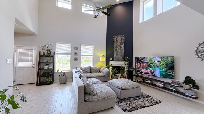 Foto del edificio - 28726 Pearl Bridge Ln