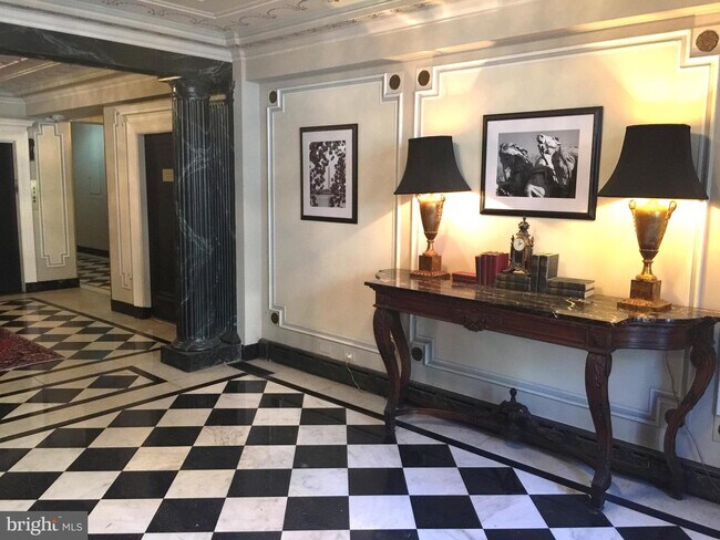 Foto del edificio - 1026 16th St NW