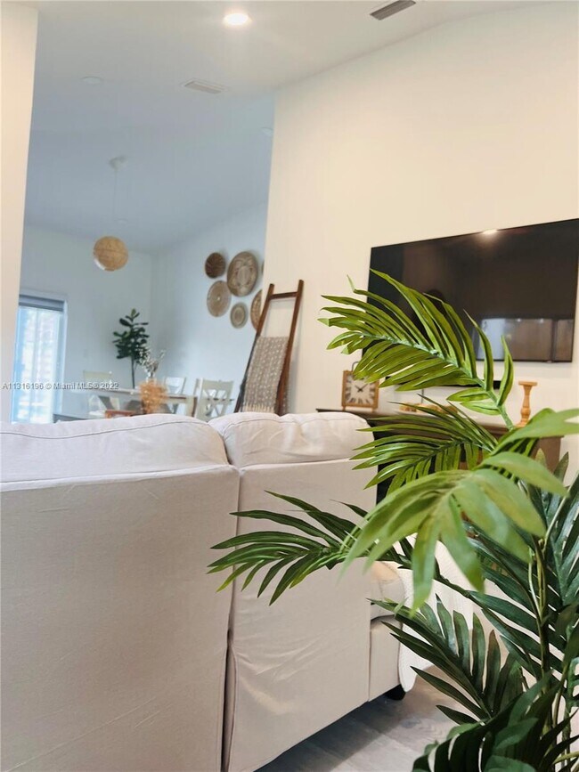 Foto del edificio - 18003 SW 135th Ave