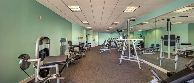 Foto del edificio - 651 E Woolbright Rd