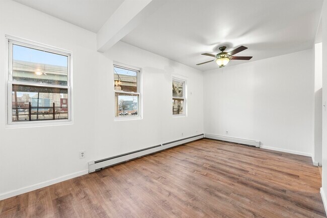 Building Photo - 56 Center St