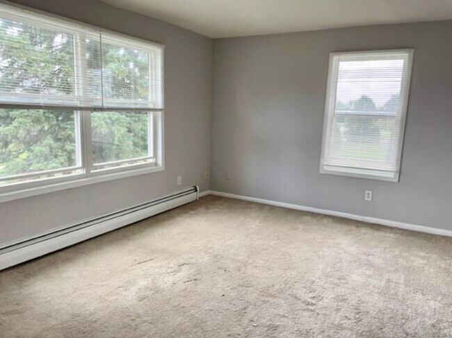 Foto del edificio - Amazing 2 Bed/1 Bath upstairs apartment in...