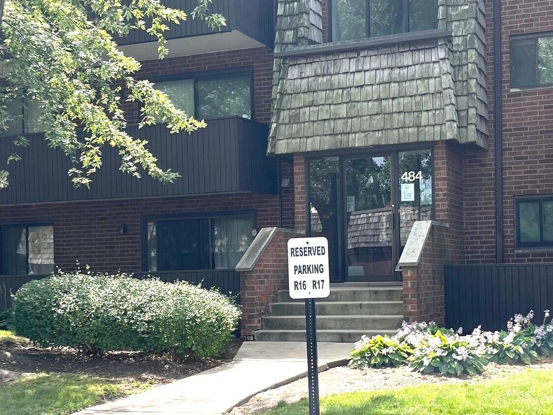 Primary Photo - 484 Timber Ridge Dr