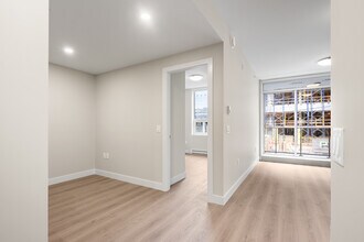 Building Photo - 641 Claremont