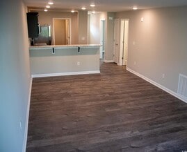 Building Photo - 720 Charter Dr