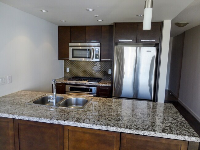 Photo du bâtiment - 902-918 Cooperage Way