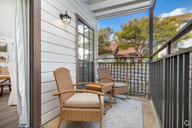 1 habitación, 1 baño - 740 pies cuadrados - Patio - The Broadwater at Salado Creek