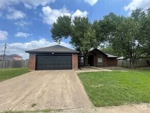 Building Photo - 900 Steadman Dr