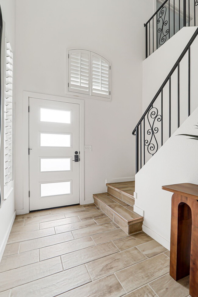 Building Photo - 11663 Dos Palmas Dr
