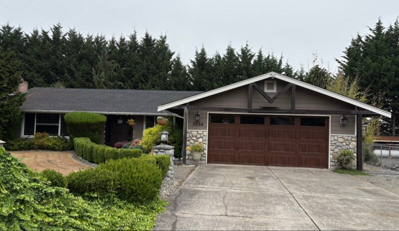 Primary Photo - 3054 44th St E