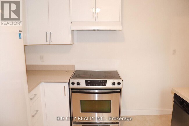 Building Photo - 30 Lozoway Dr