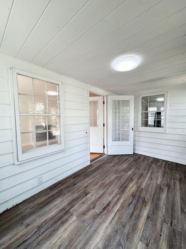 Building Photo - 2034 N 49th St