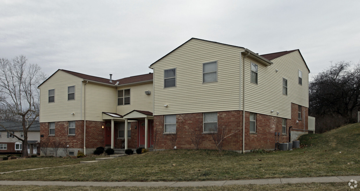 Building Photo - Silver Oak Estates