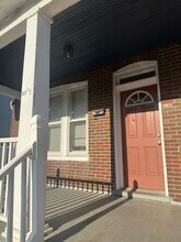 Building Photo - 823 Pine St