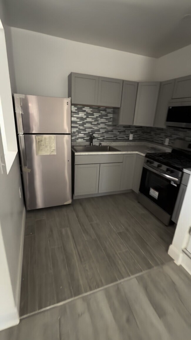 Photo - 415 S 10th St Apartment