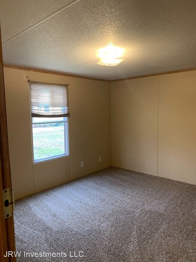 Building Photo - 3 br, 1 bath House - 3613 Central Circle