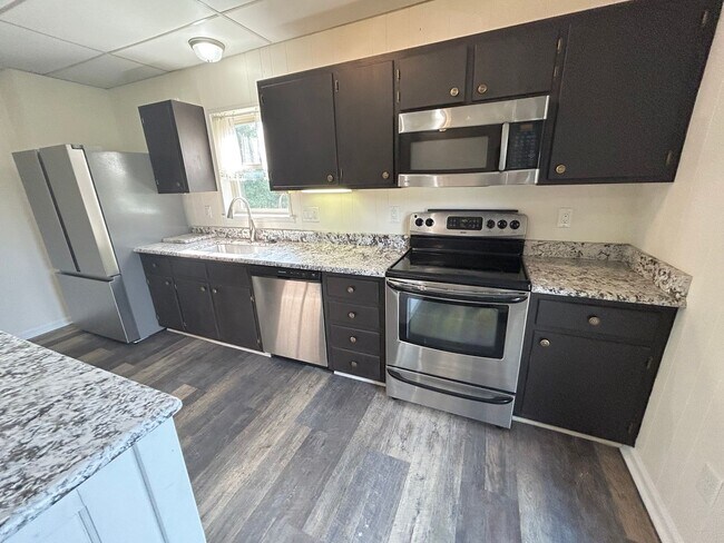 Foto del edificio - 3089 Pandapas Pond Rd