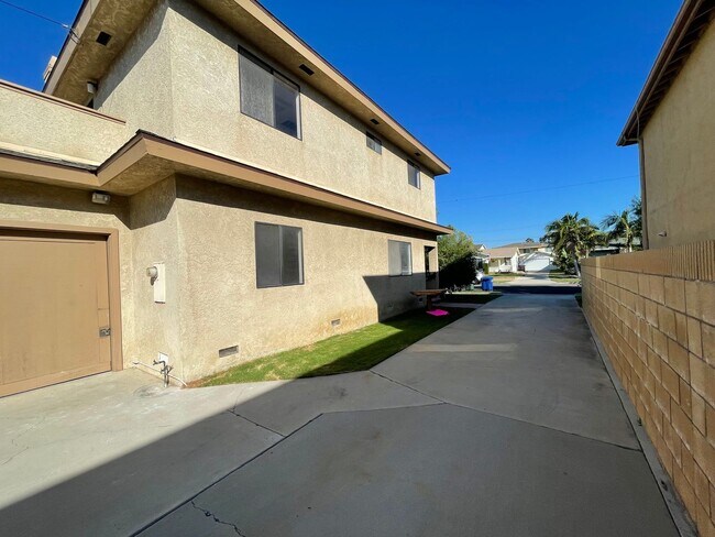 Foto del edificio - 4292 Howard Ave