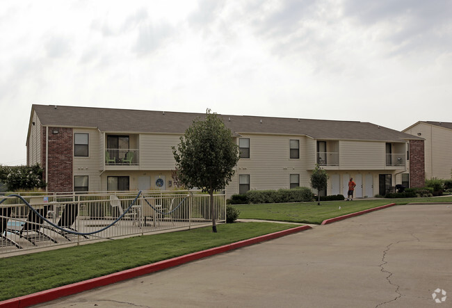 Building Photo - Crestwood Apartments