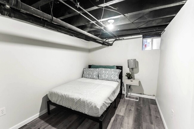 Basement bedroom - 3252 N Newkirk St