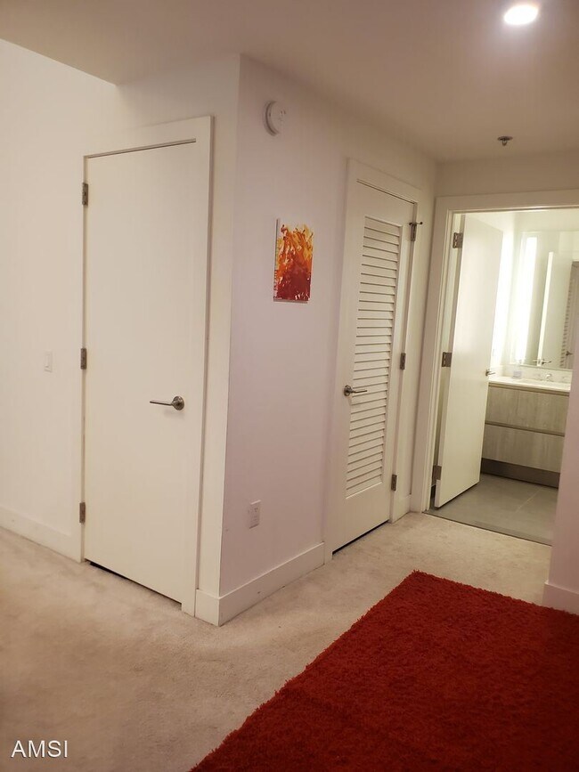 Building Photo - 1 br, 1.5 bath House - 318 Main St