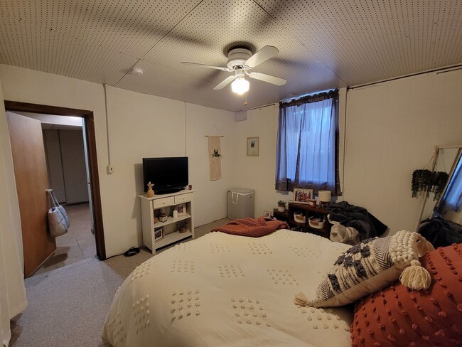 Building Photo - 604 W Seerley Blvd